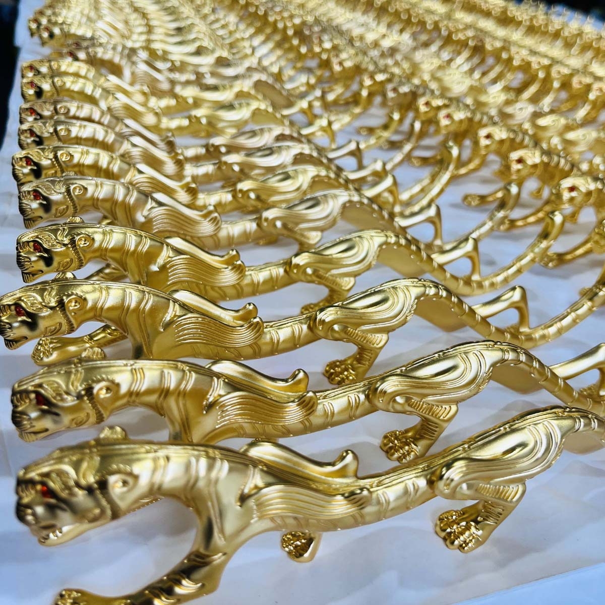 工厂承接纯铜鎏金镀金摆件工艺品公仔 电镀24K真金保色久不掉